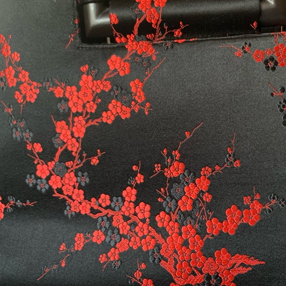 Brand, “Old Shanghai” Silk Purse - Picture 2 of 8